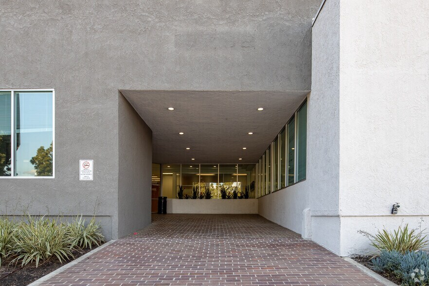 More Photos Of 19782 MacArthur Blvd, Irvine Office For Lease