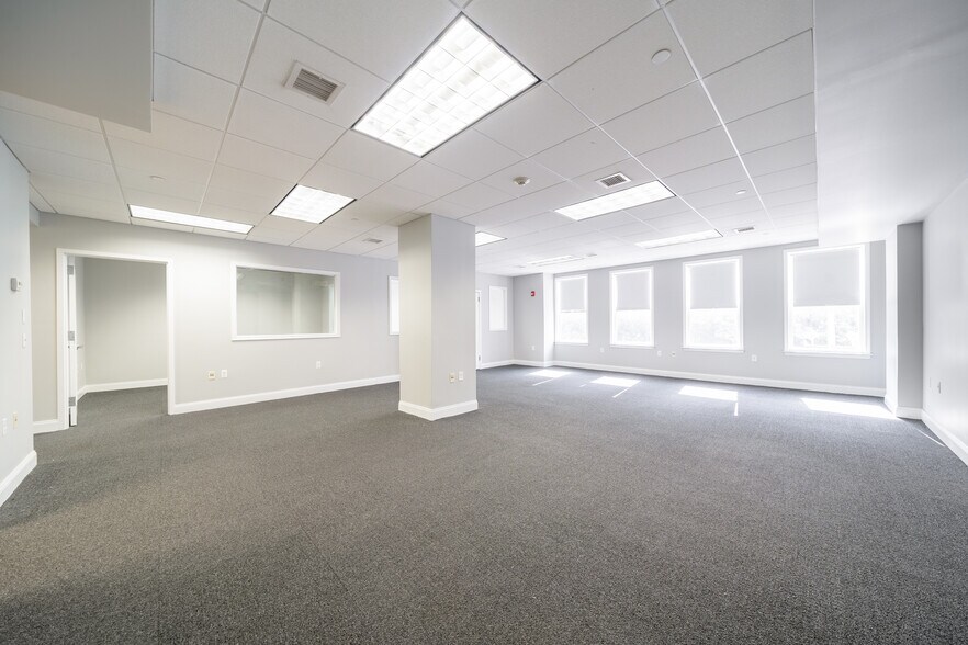 More Photos Of 36-42-42 Newark St, Hoboken Storefront Retail Residential For Lease