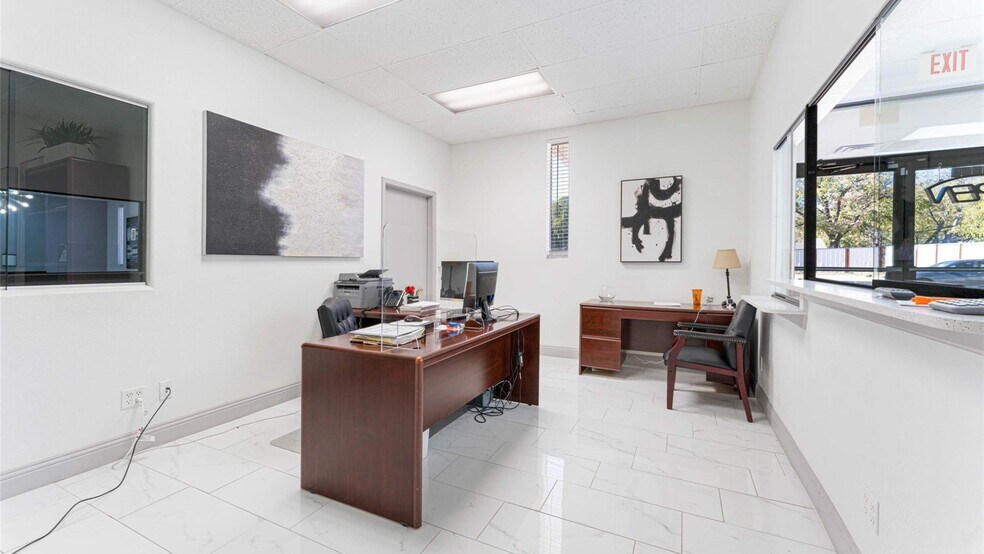 More Photos Of 4059 Bryan Ave, Fort Worth Office Residential For Sale