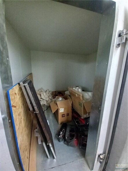 More Photos Of 114 Main St, Roundup Casino For Sale