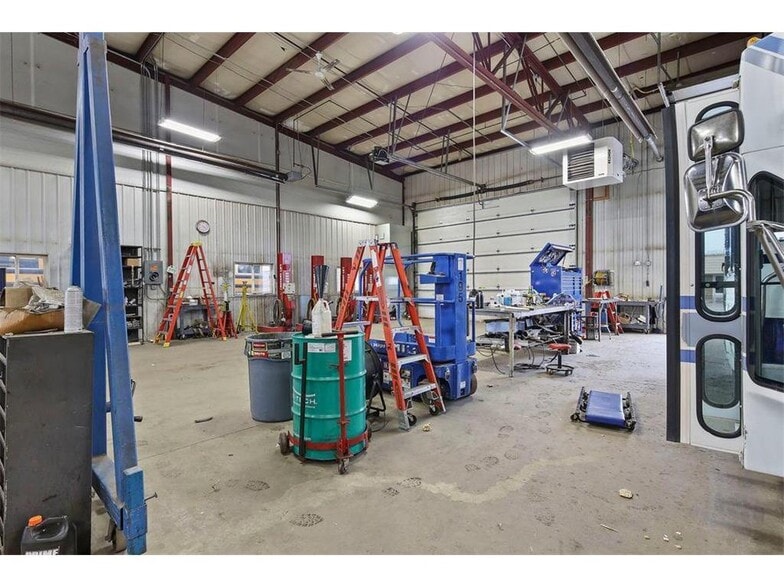 More Photos Of 2629 Clearwater Rd, Saint Cloud Warehouse For Lease