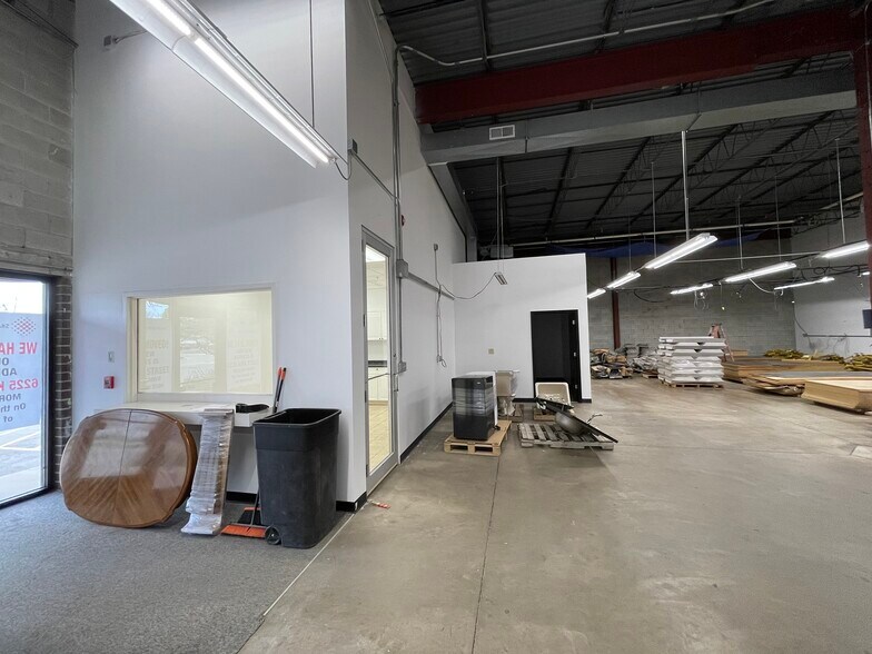 More Photos Of 8120 River Dr, Morton Grove Warehouse For Lease