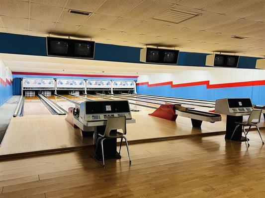 More Photos Of 131 S Thorp St, Marion Sports And Entertainment For Sale