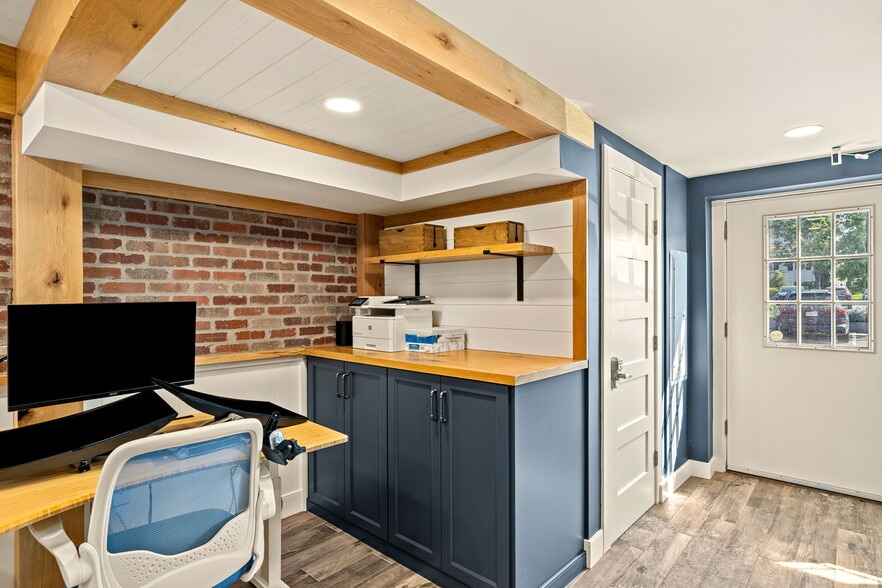More Photos Of 1 Merrimac St, Newburyport Apartments For Lease