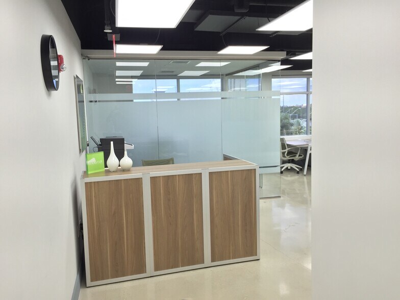 More Photos Of 17501 Biscayne Blvd, Aventura Office For Sale