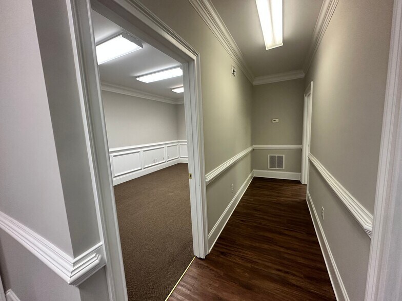 More Photos Of 327 Dahlonega St, Cumming Medical For Sale