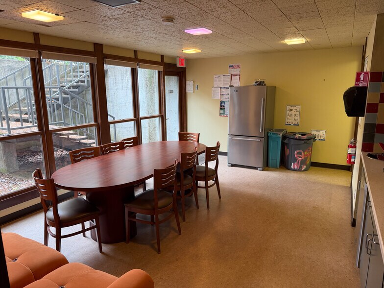 More Photos Of 11104 SE Stark St, Portland Medical For Sale