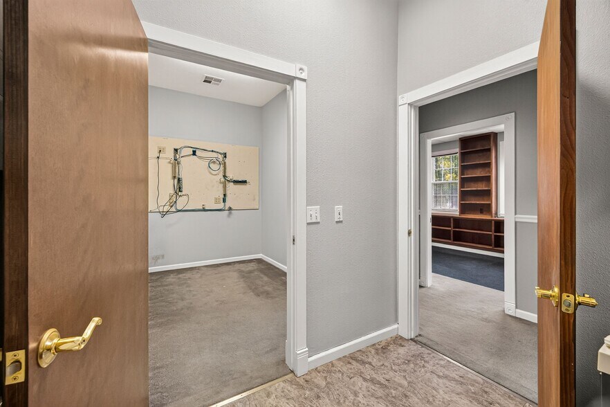 More Photos Of 30 Constitution Dr, Chico Office For Lease