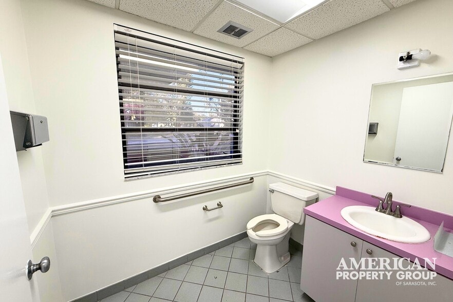 More Photos Of 410 4th Ave E, Bradenton Medical For Lease