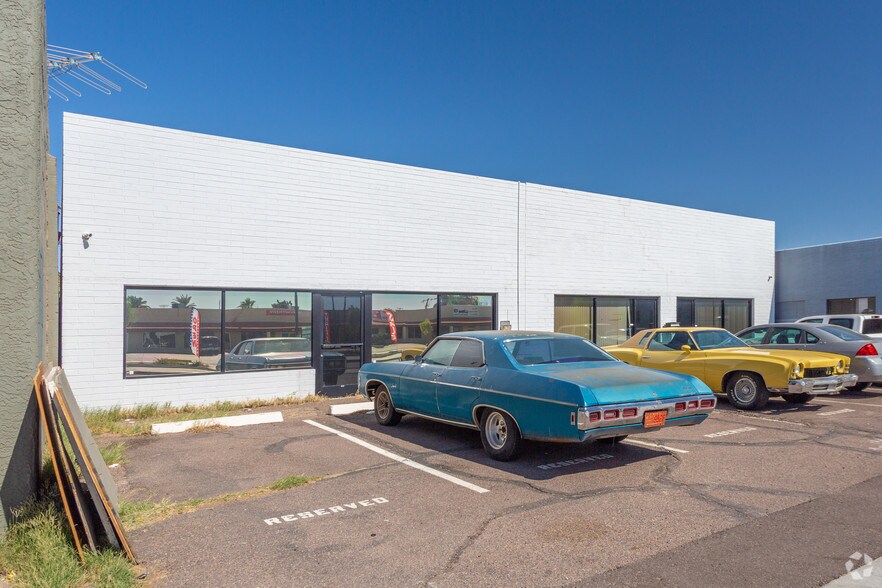 Primary Photo Of 910 E Main St, Mesa Showroom For Lease