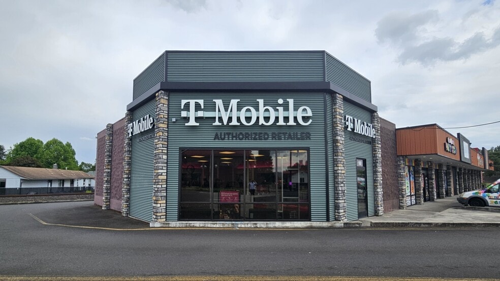 More Photos Of 3202-3210 Ocean Beach Hwy, Longview Unknown For Lease