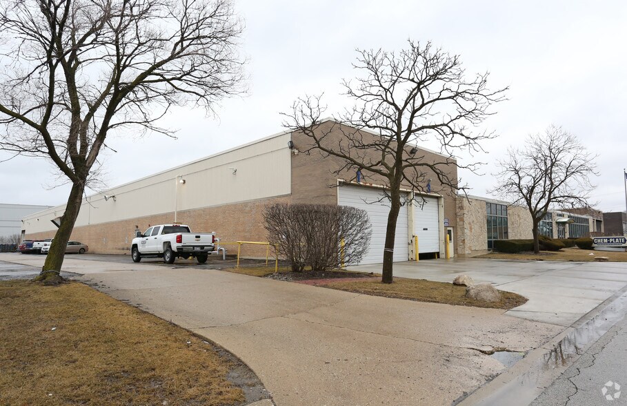 More Photos Of 1800 Touhy Ave, Elk Grove Village Manufacturing For Sale