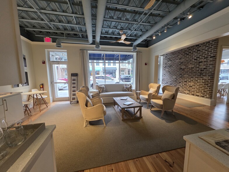 More Photos Of 6 Promenade St, Bluffton Storefront Retail Residential For Sale