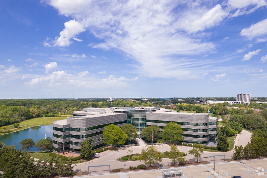 More Photos Of 3100 Sanders Rd, Northbrook Office For Lease