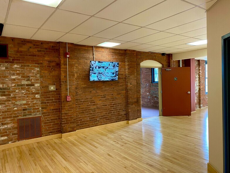 More Photos Of 168 Center St, Southington Industrial For Lease