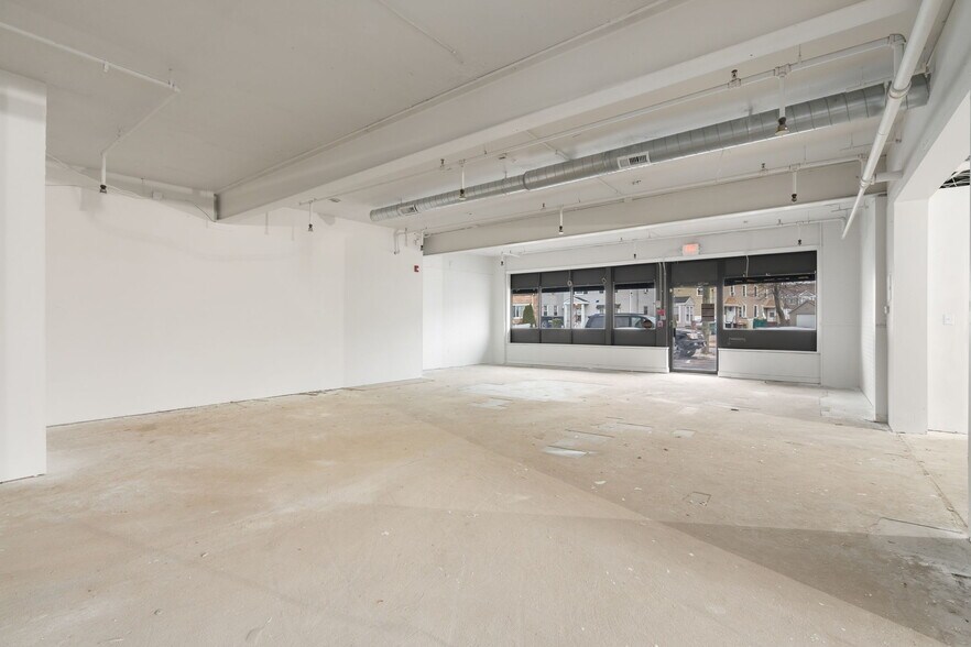 More Photos Of 9 Fowle St, Woburn Warehouse For Sale