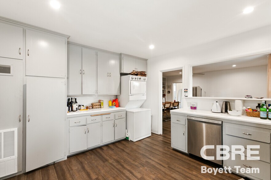 More Photos Of 2302 32nd St, Santa Monica Apartments For Sale