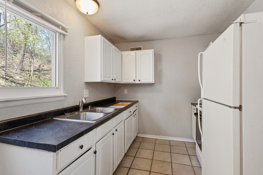 More Photos Of 525 N Arlington St, Kalamazoo Apartments For Sale