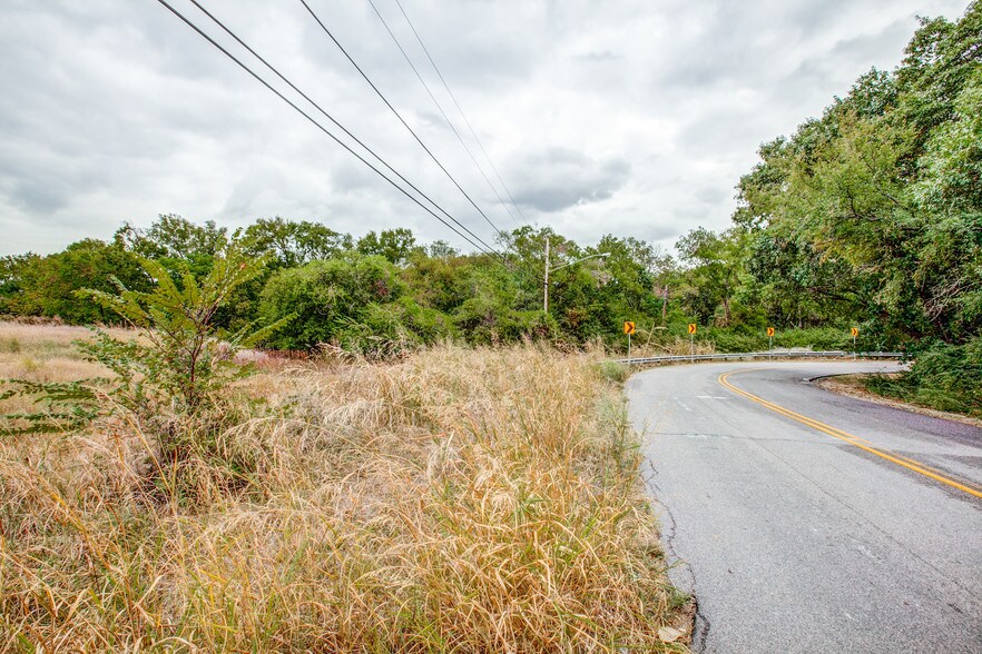 More Photos Of 6711 Grady Niblo Rd, Dallas Land For Sale