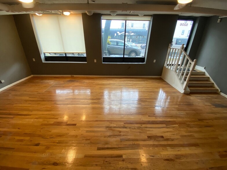 More Photos Of 5202-5216 N Damen Ave, Chicago Apartments For Lease