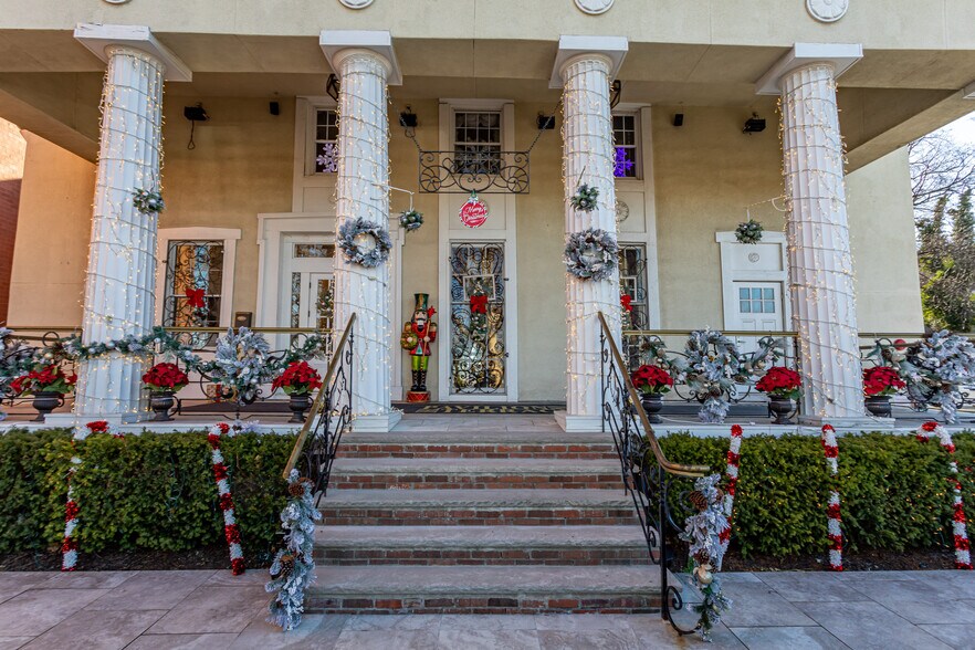 More Photos Of 404 Richmond Ter, Staten Island Specialty For Sale