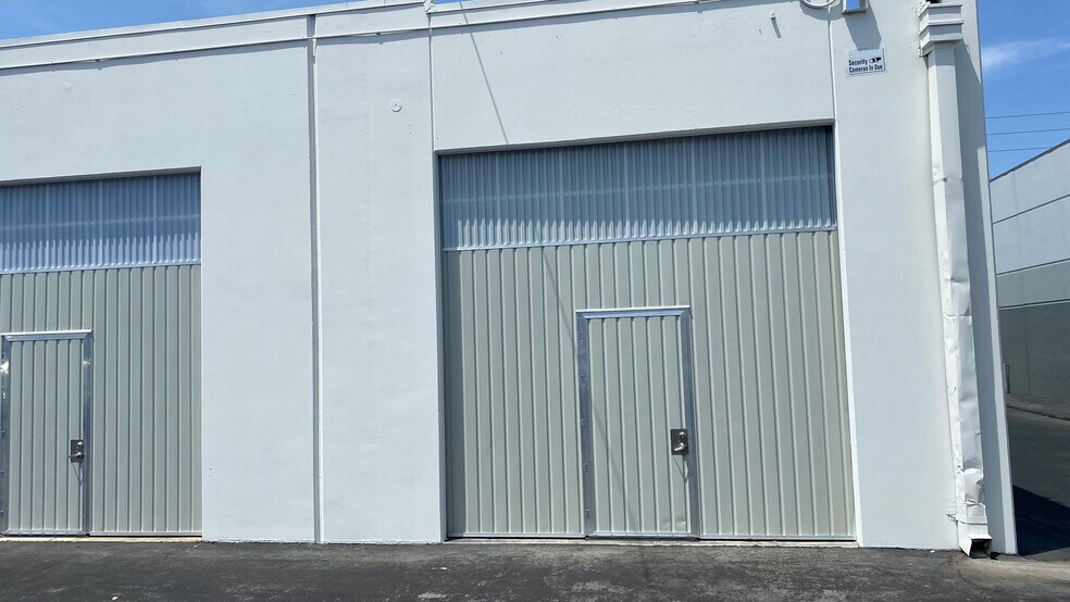 More Photos Of 7212-7256 Garden Grove Blvd, Westminster Warehouse For Lease