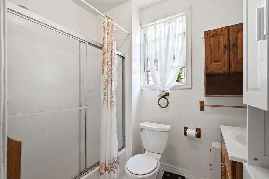 More Photos Of 275 Laurence Pky, South Amboy Apartments For Sale
