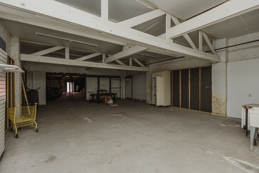 More Photos Of 470 N Seneca St, Wichita Warehouse For Sale