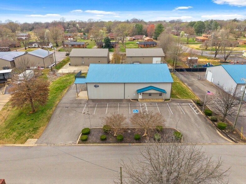 More Photos Of 1799 Alpine Dr, Clarksville Warehouse For Lease