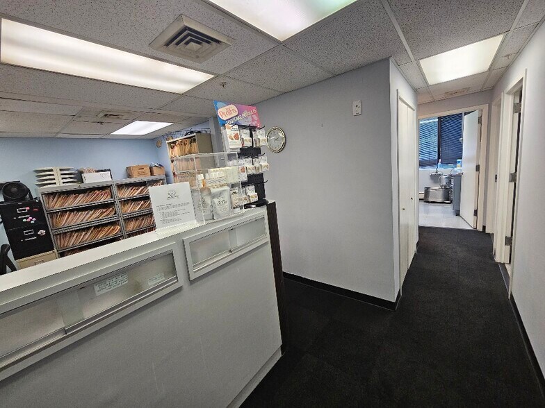 More Photos Of 935 Northern Blvd, Great Neck Medical For Sale