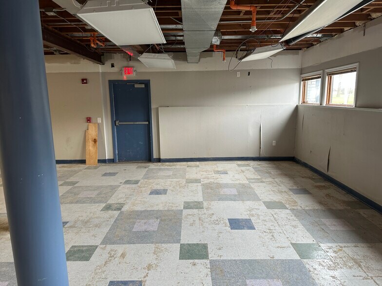 More Photos Of 325 E Centre Rd, Portage Office For Lease
