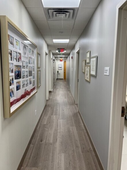 More Photos Of 205 Robin Rd, Paramus Office For Lease