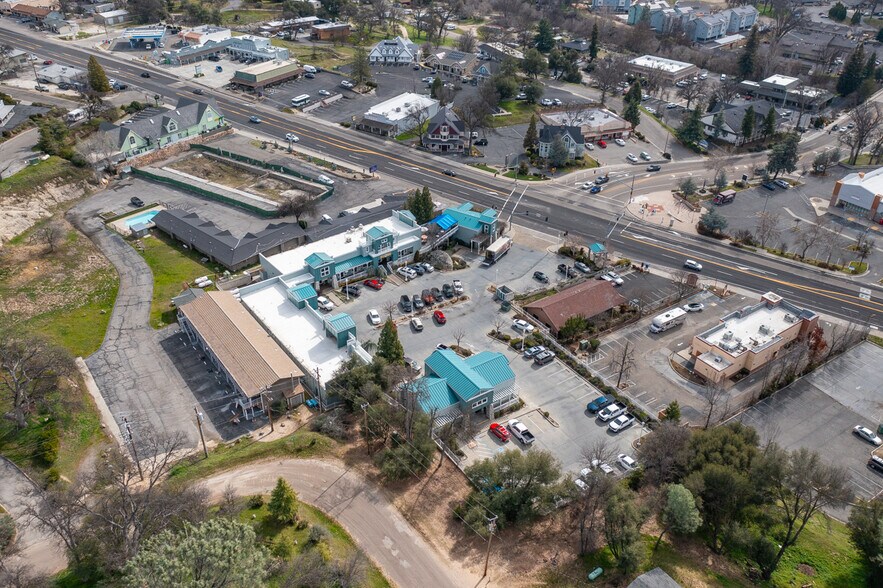 More Photos Of 40282 Highway 41, Oakhurst Freestanding For Sale