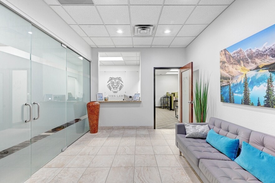 More Photos Of 9580 W Sahara Ave, Las Vegas Office For Sale