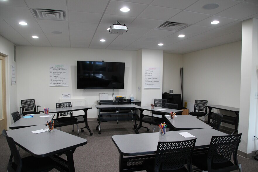 More Photos Of 15 Research Dr, Woodbridge Office For Lease