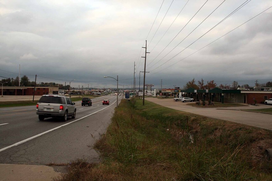 More Photos Of 760 S Kingshighway, Cape Girardeau Office For Sale