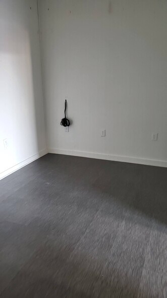 More Photos Of 2115 61st St, Galveston Storefront Retail Office For Lease