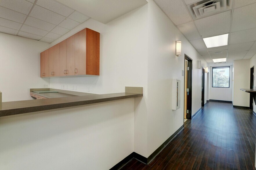 More Photos Of 4300 N Quinlan Park Rd, Austin Unknown For Lease