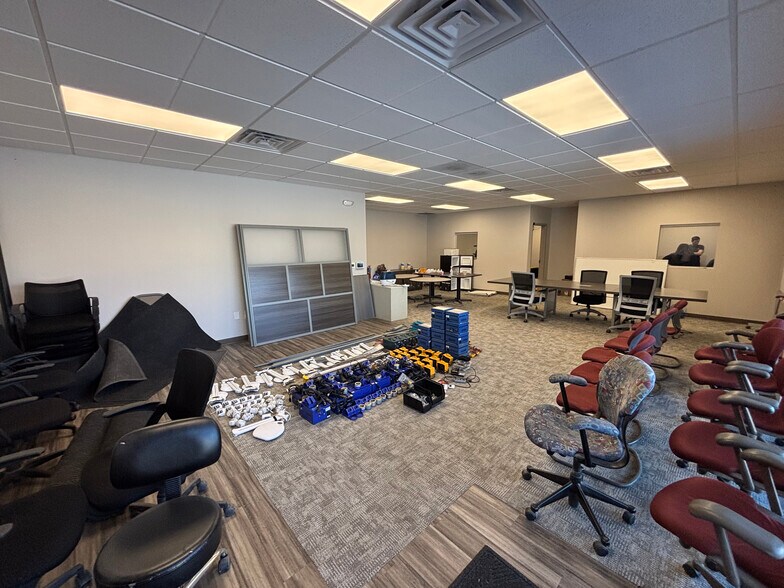 More Photos Of 7775 Gary Watson Pt, Colorado Springs Warehouse For Lease