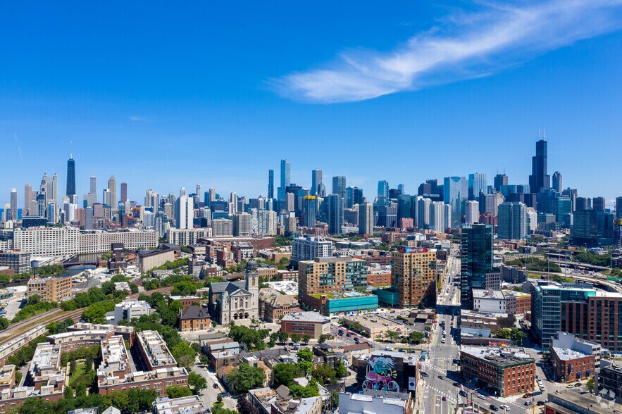 More Photos Of 730 N Milwaukee Ave, Chicago Apartments For Lease