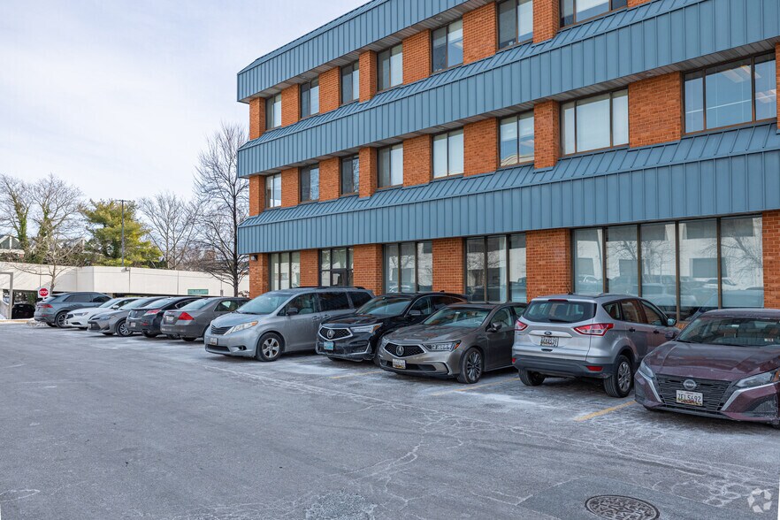 More Photos Of 1777 Reisterstown Rd, Pikesville Unknown For Lease