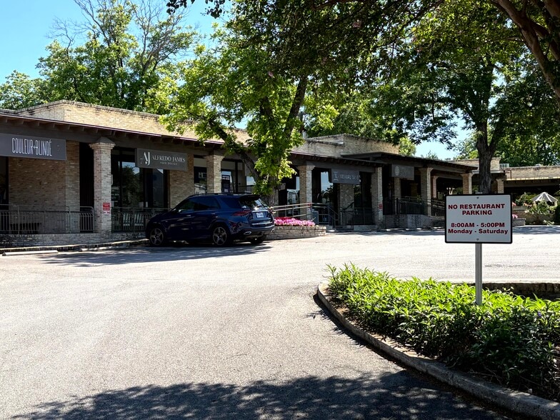 More Photos Of 5800 Broadway St, San Antonio Unknown For Lease