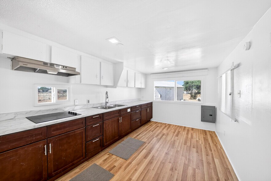 More Photos Of 11398 Bartlett Ave, Adelanto Contractor Storage Yard For Sale