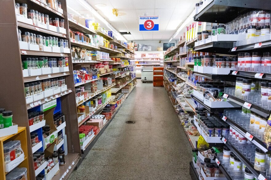 More Photos Of Undisclosed, Pontiac Convenience Store For Sale