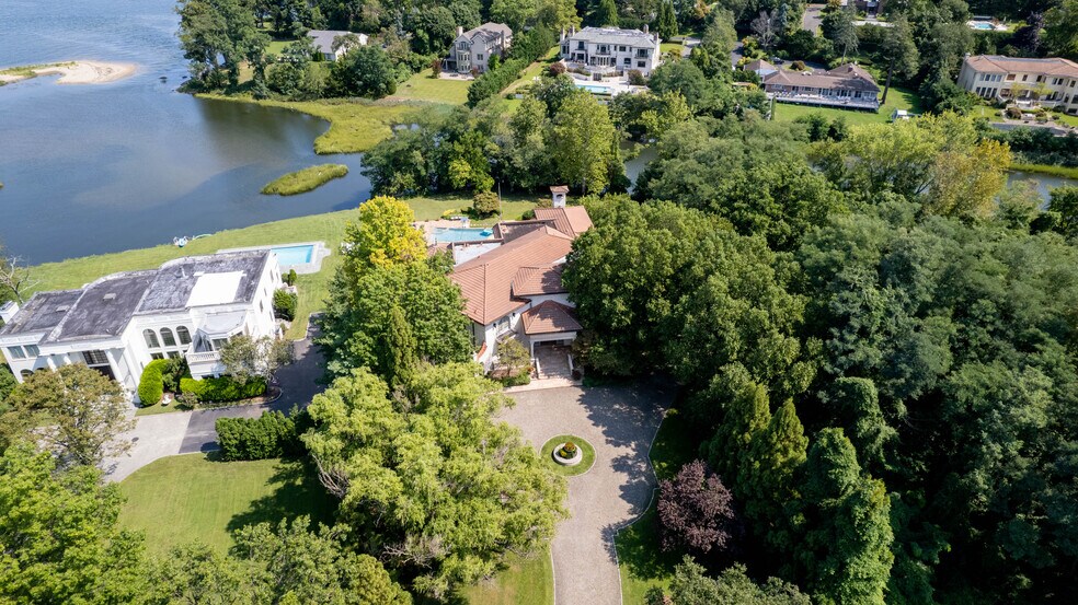 More Photos Of 15 Split Rock, Great Neck Land For Sale