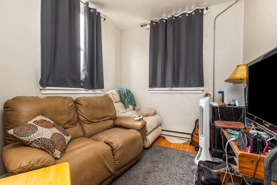 More Photos Of 2535 Central Ave, Dubuque Apartments For Sale