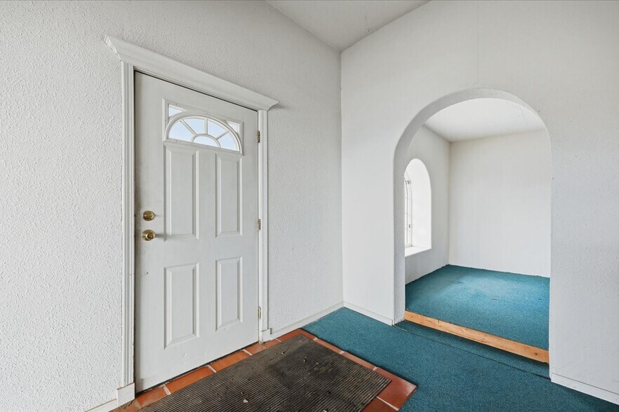 More Photos Of 437 SW 3rd St, Fruitland Freestanding For Sale