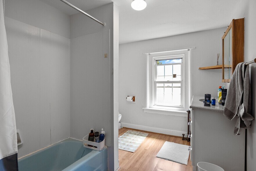 More Photos Of 100 W Maple Ave, Langhorne Restaurant For Sale