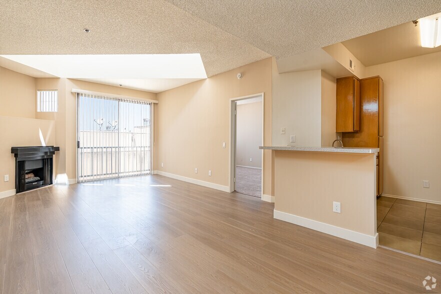 More Photos Of 10621 Valley Spring Ln, North Hollywood Apartments For Sale