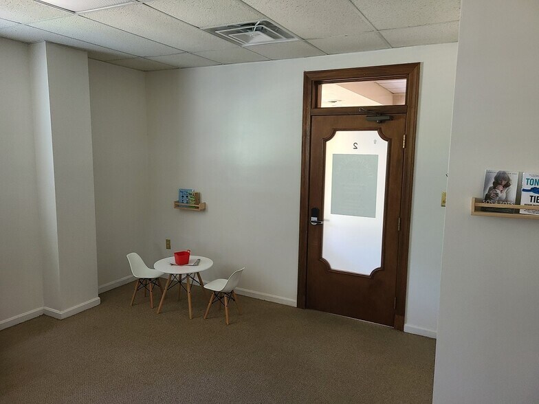 More Photos Of 2701-2709 Washington ave, Evansville Office For Sale